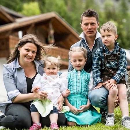 Unterlutaschg-Chalet Appartement Am Hof Slingia Екстер'єр фото